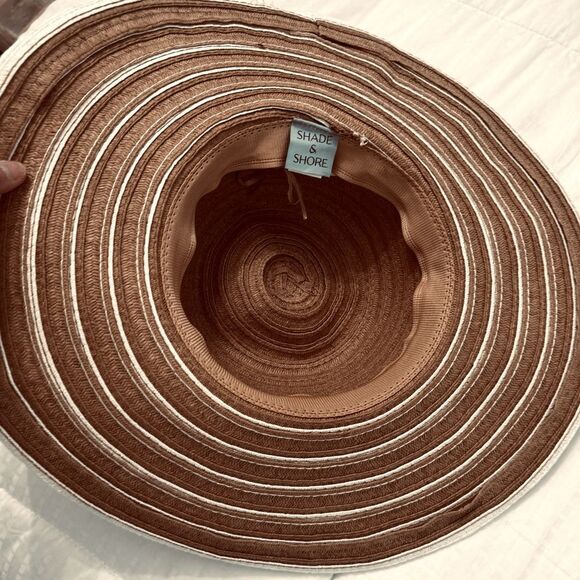 Shade & Shore Tan and White Sun Hat- like new! Adjustable! - Picture 4 of 5